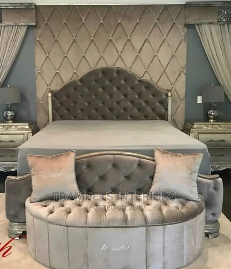 Trampets Tufted Bed