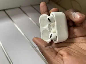Airpods Pro 1st Generation Uk Used 1month Boxed