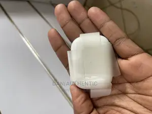 Airpods Pro 1st Generation Uk Used 1month Boxed