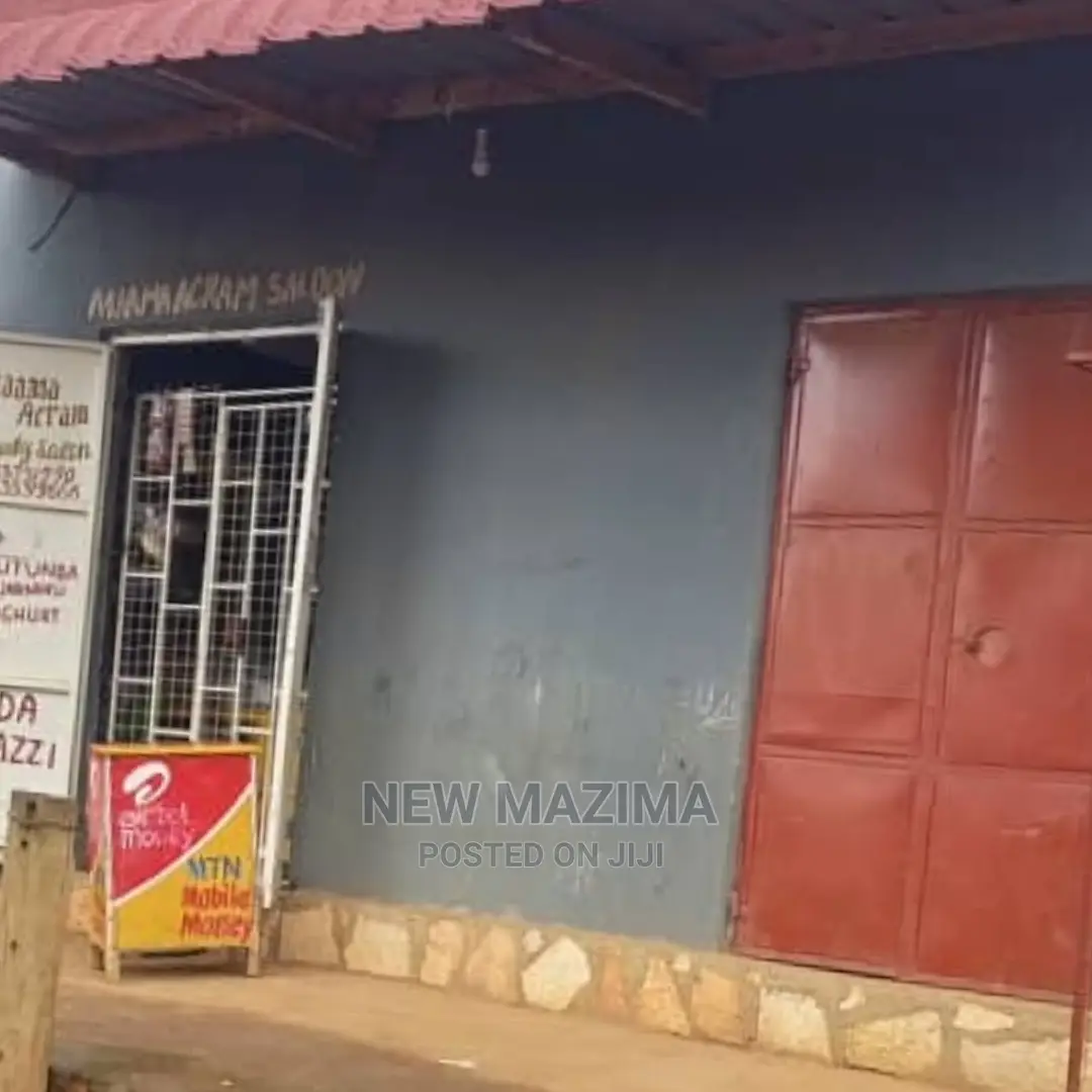 Very Busy Two Double Commercial Shops Onquicksale in Nansana