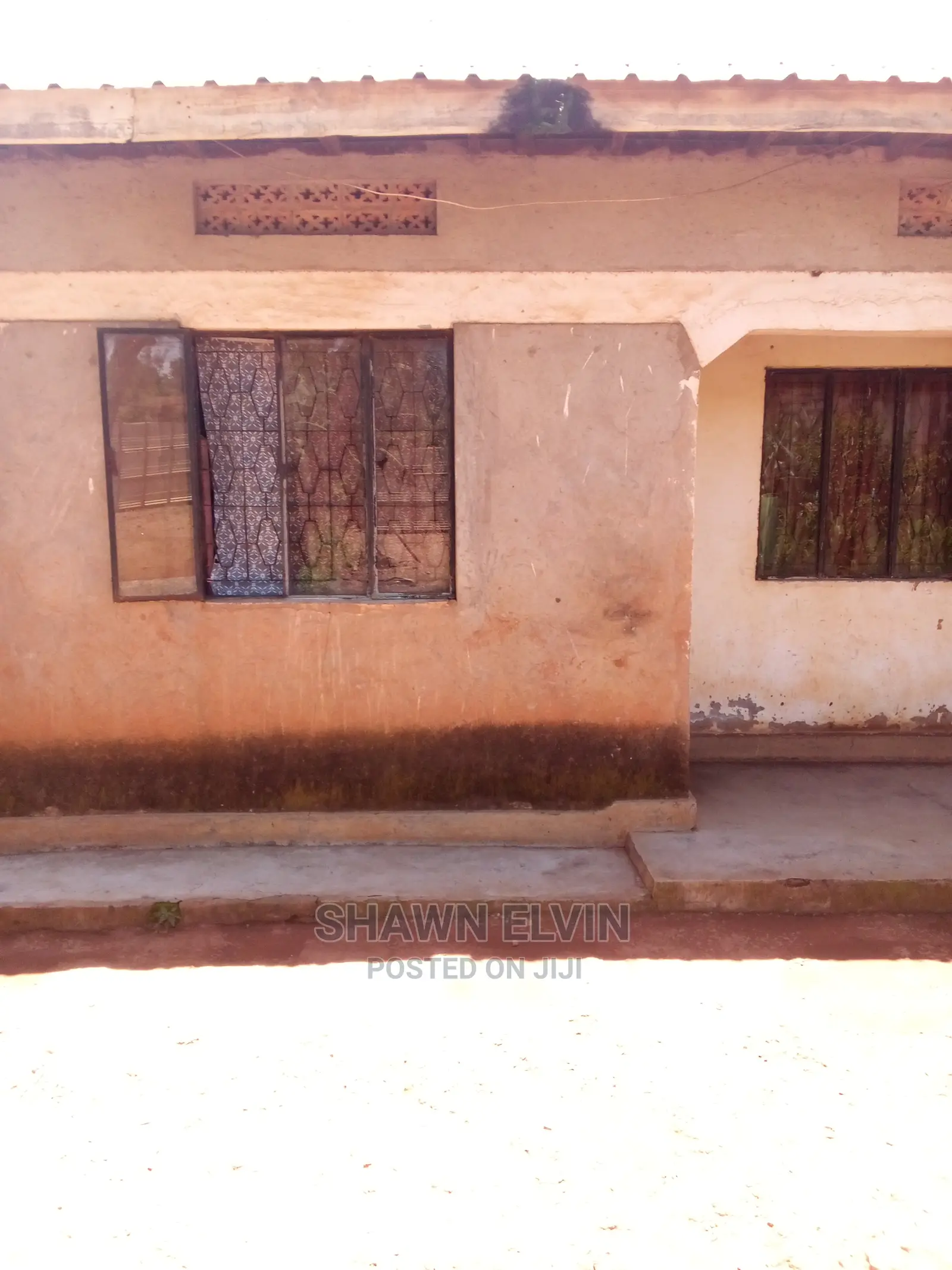 Furnished 2bdrm Bungalow in Nakawa for sale