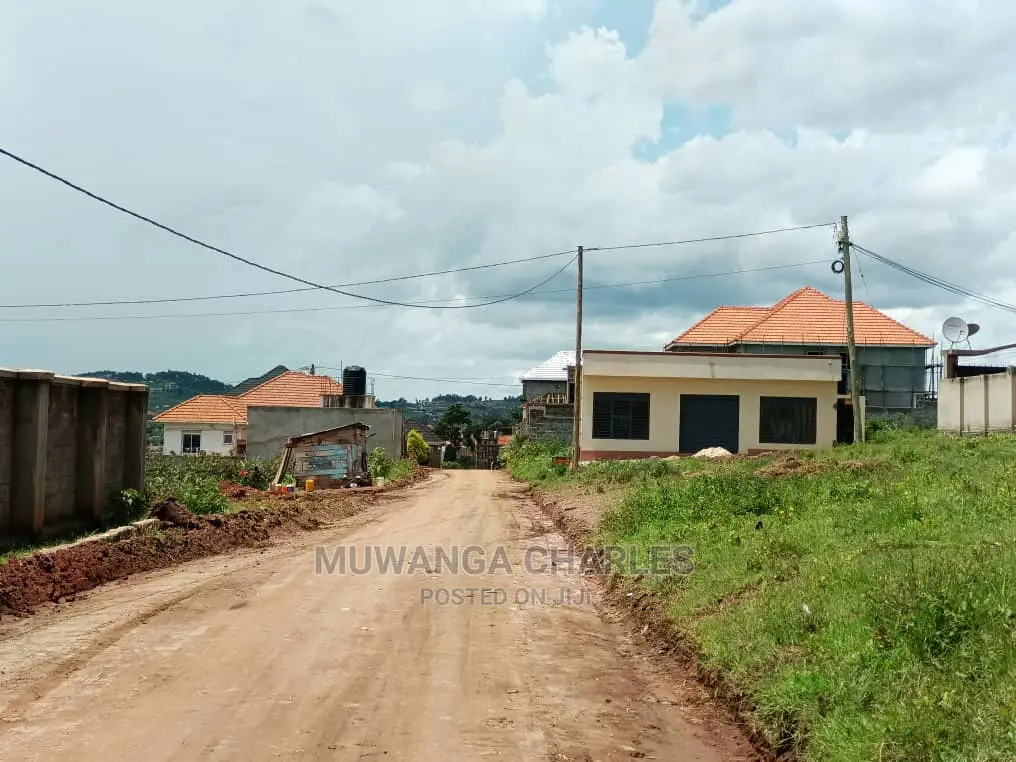 100by50ft Plot for Sale at Kira.Mulawa