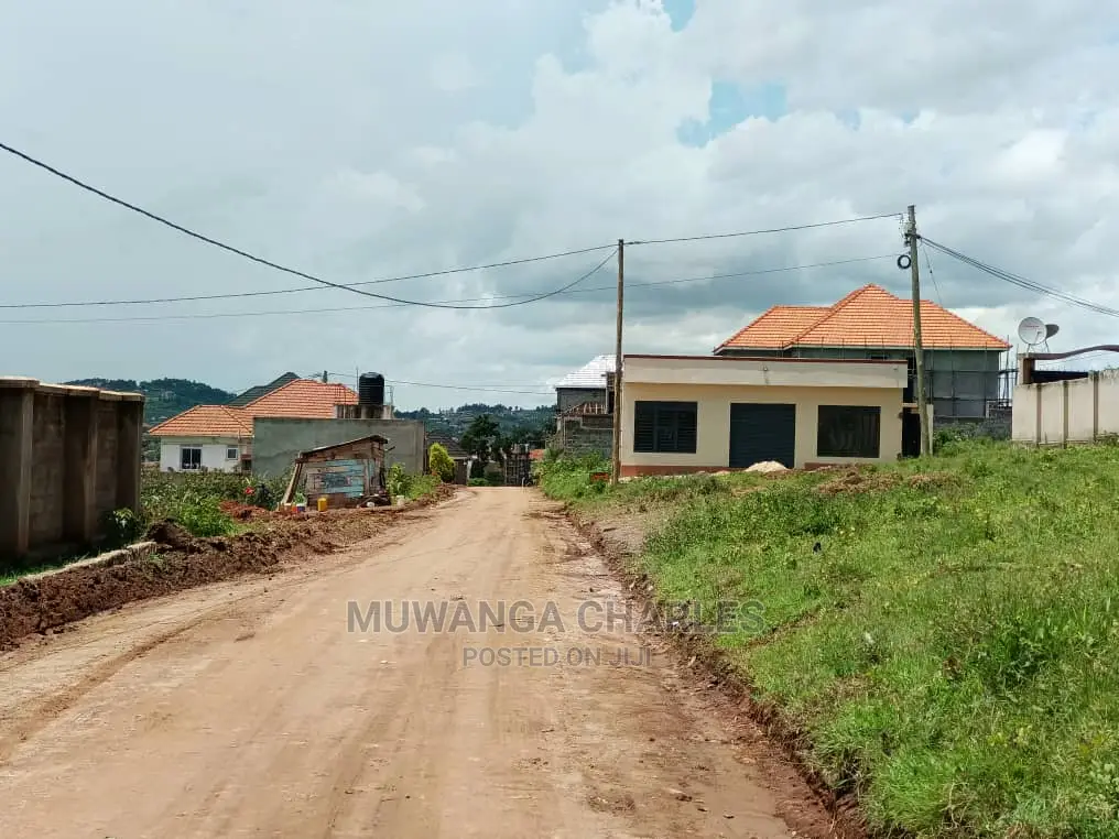 100by50ft Plot for Sale at Kira.Mulawa