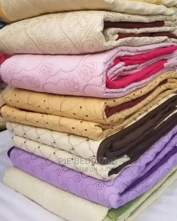 Warm Light Bedcovers With Pillowcases
