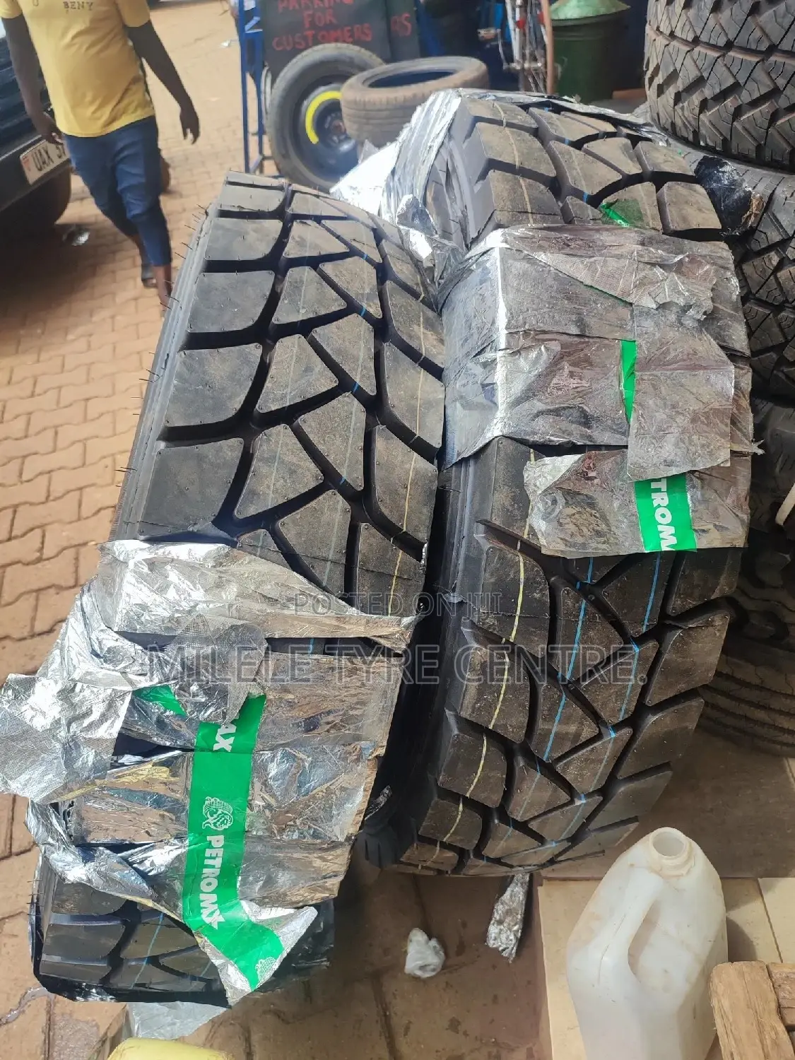 315/80r22.5 Tires