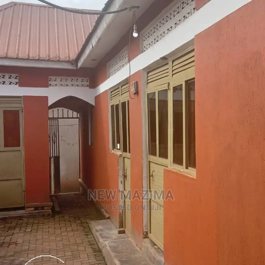 5bdrm House in Bulenga Town, Division a for Sale