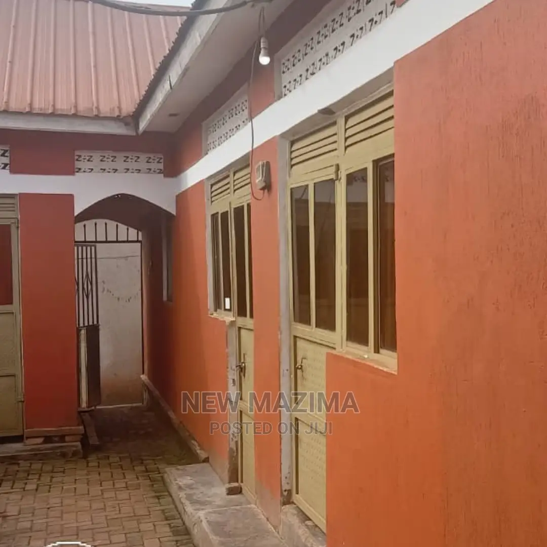 5bdrm House in Bulenga Town, Division a for Sale
