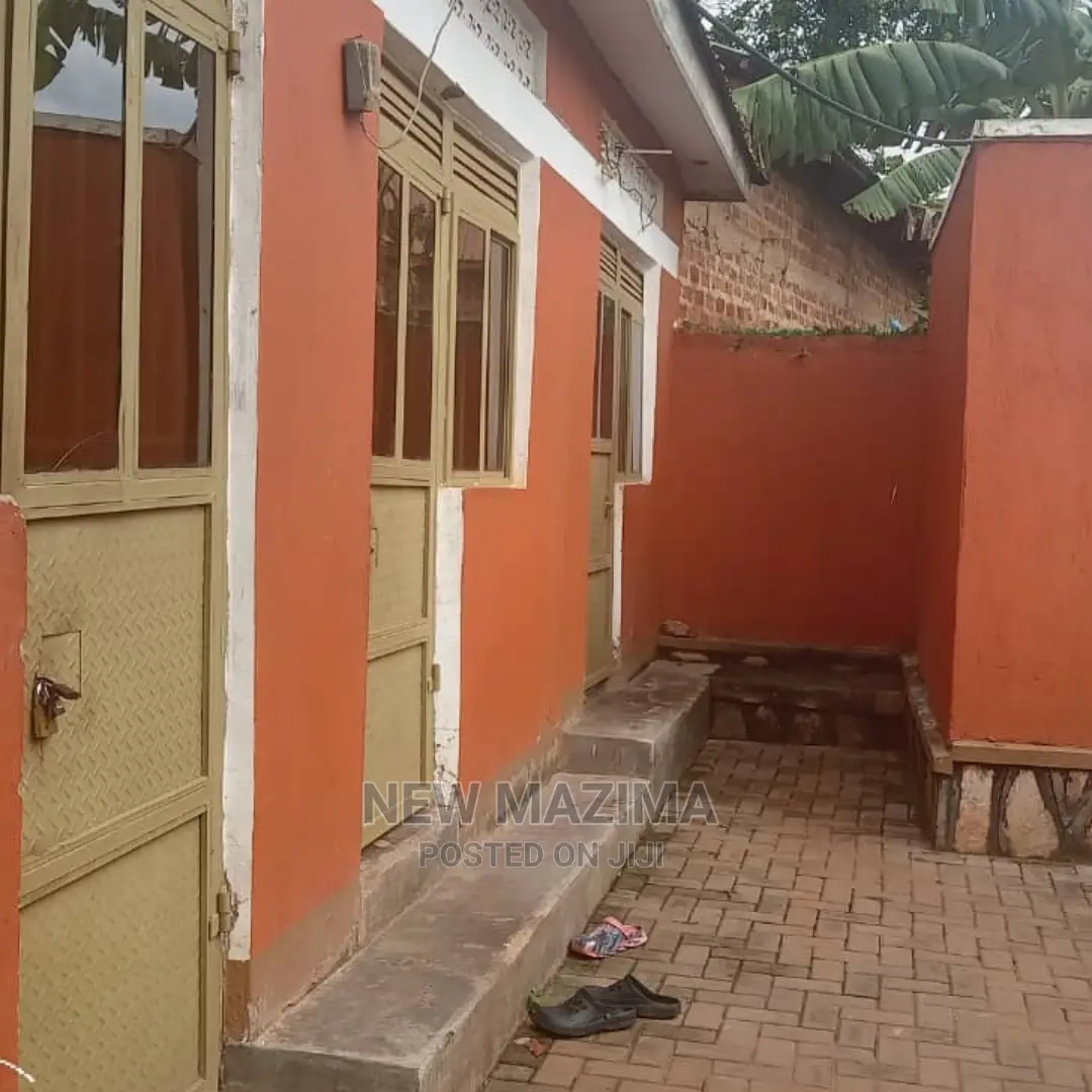 5bdrm House in Bulenga Town, Division a for Sale