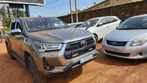 Toyota Hilux 2020 Green