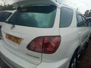 Toyota Harrier 2.2 16V 1998 White