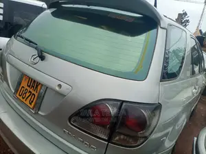 Toyota Harrier 2.4 16V 2000 Silver