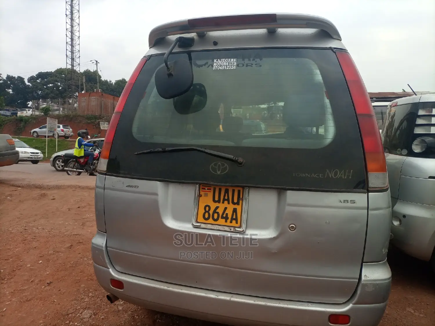 Toyota Noah 2.0 AWD (8 Seater) 2001 Silver