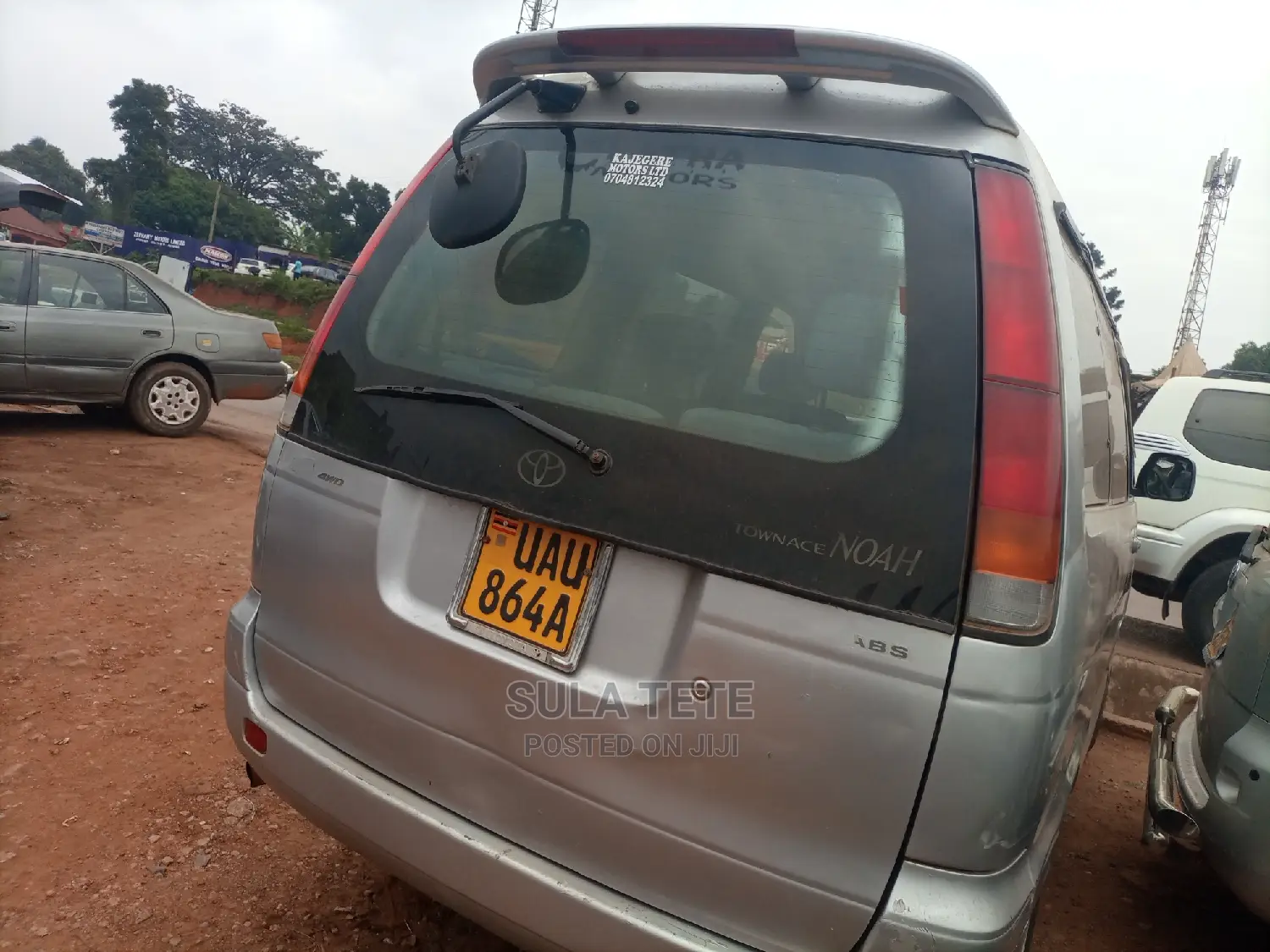 Toyota Noah 2.0 AWD (8 Seater) 2001 Silver