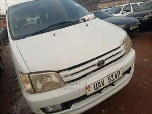 Toyota Noah 2.0 AWD (8 Seater) 2001 White