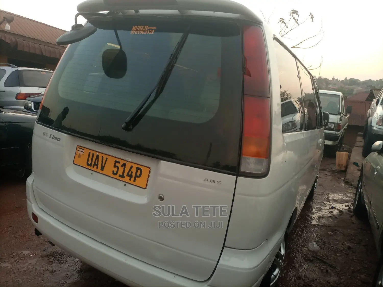Toyota Noah 2.0 AWD (8 Seater) 2001 White