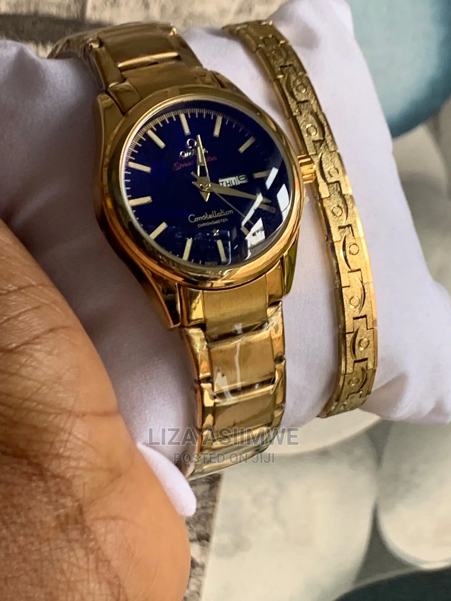 Simple and Elegant Lady’S Watches Available With a Bracelet