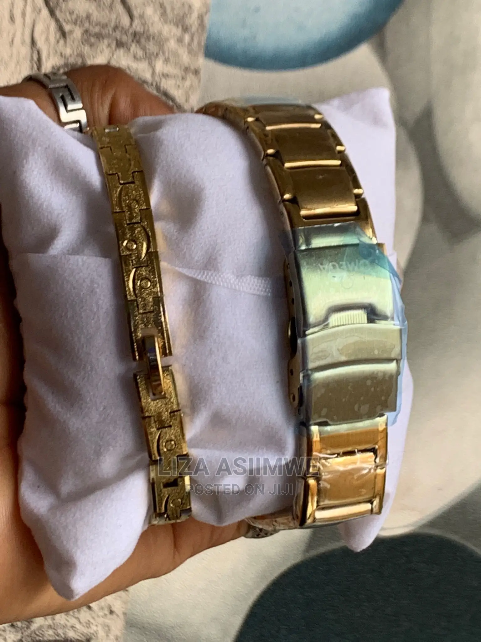 Simple and Elegant Lady’S Watches Available With a Bracelet