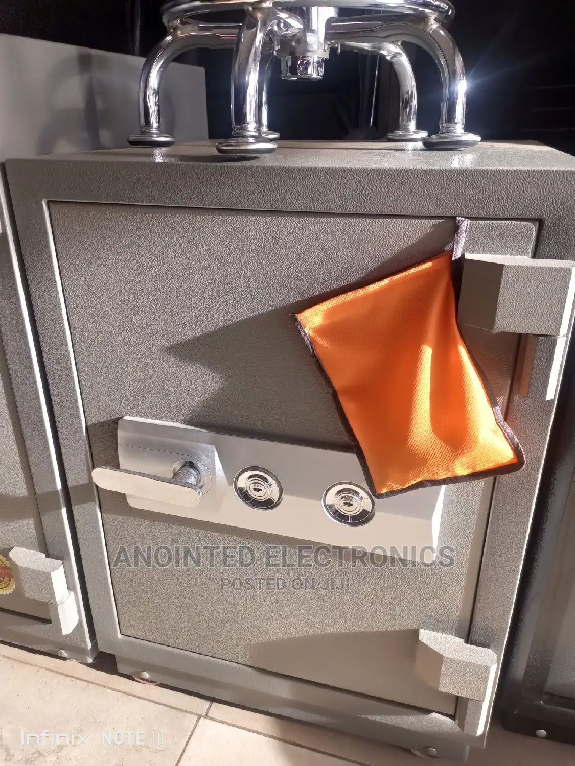 Double Keys, Safe Box