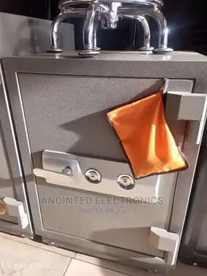 Double Keys, Safe Box