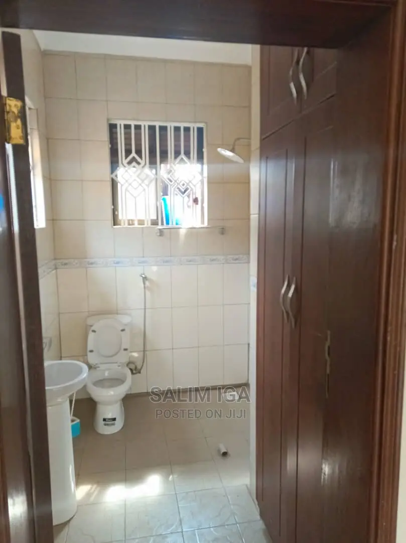 4bdrm Bungalow in Kololo Property, Central Division for Rent