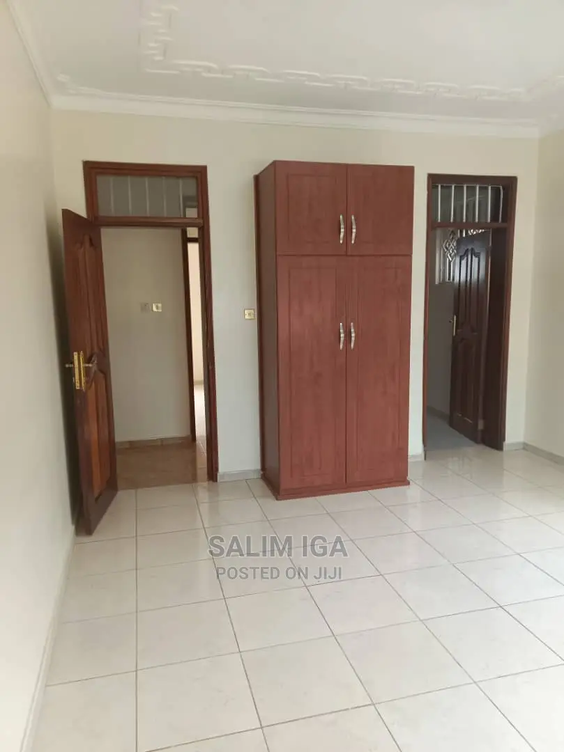 4bdrm Bungalow in Kololo Property, Central Division for Rent