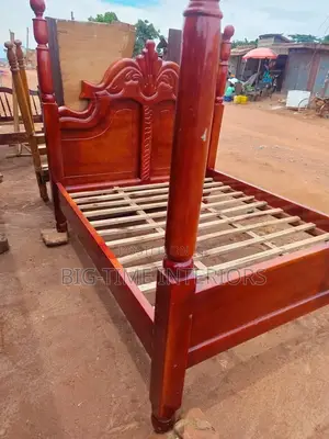 Classy 5*6 Bed