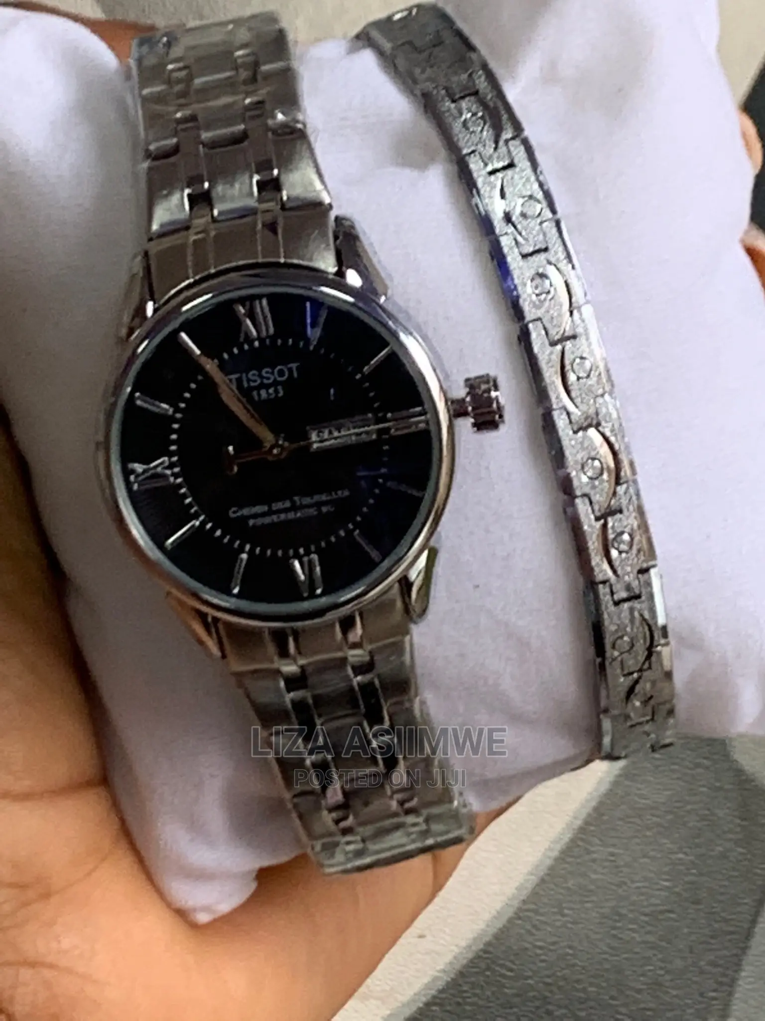 Simple and Elegant Lady’S Watches Available With a Bracelet