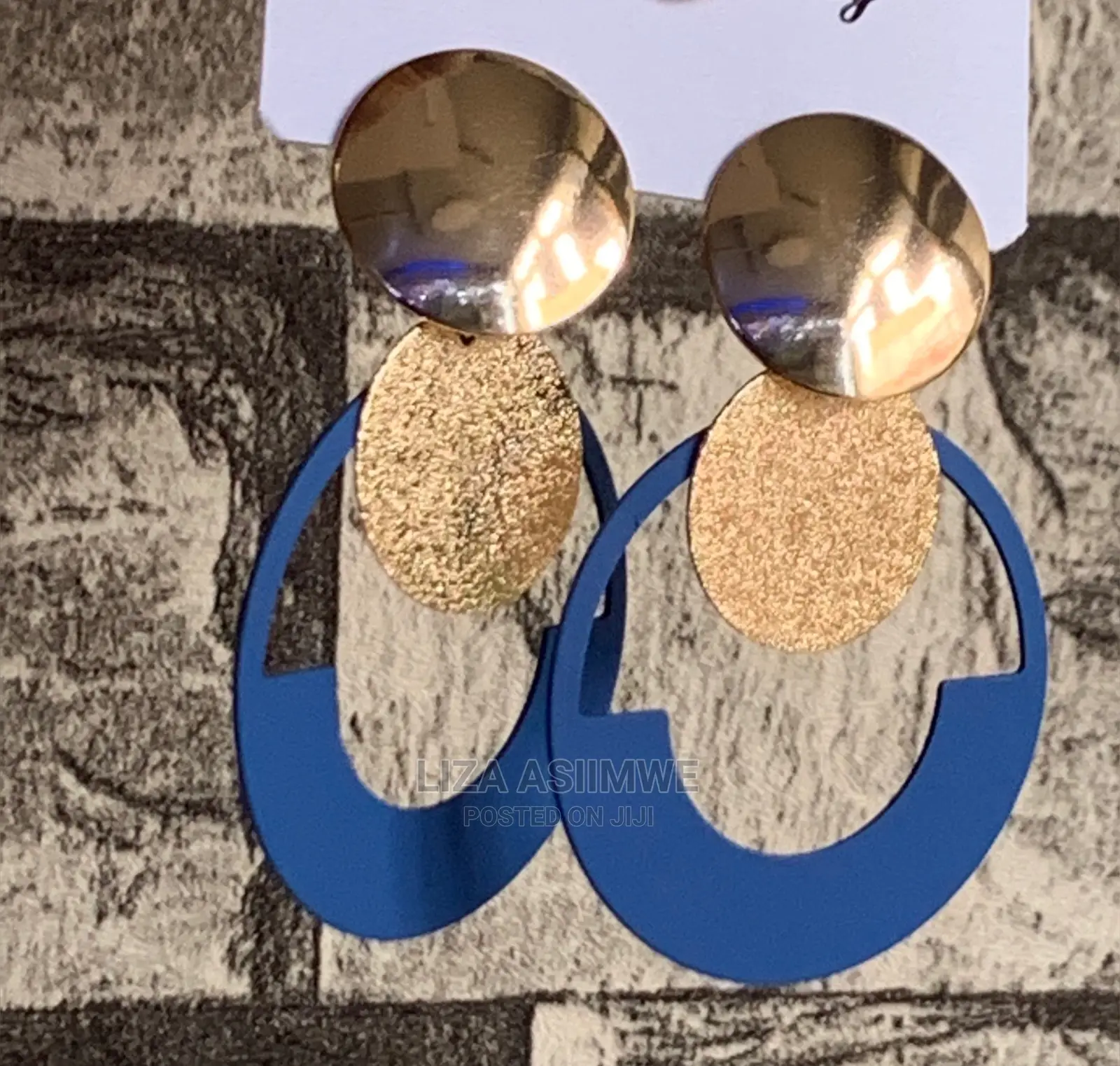 Classy and Unique Lady’S Ear Pins Available