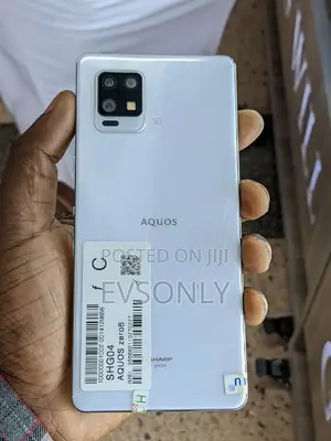 Sharp Aquos zero6 128 GB Silver