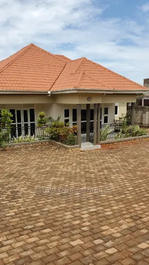 3bdrm Maisonette in Fs Properties Ltd, Central Division for Sale