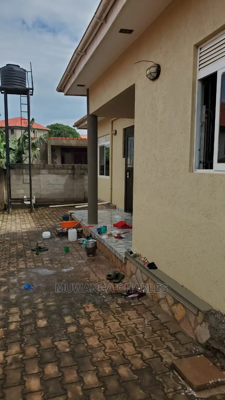 3bdrm Maisonette in Fs Properties Ltd, Central Division for Sale