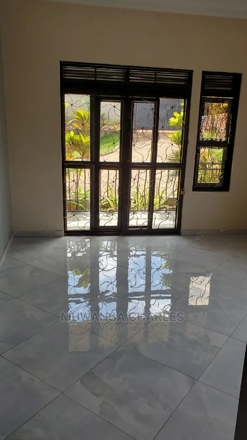 3bdrm Maisonette in Fs Properties Ltd, Central Division for Sale