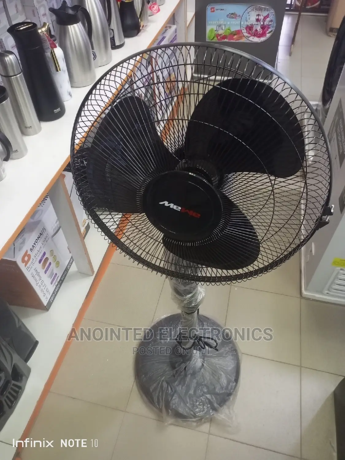 Mewe Stand Fans Black