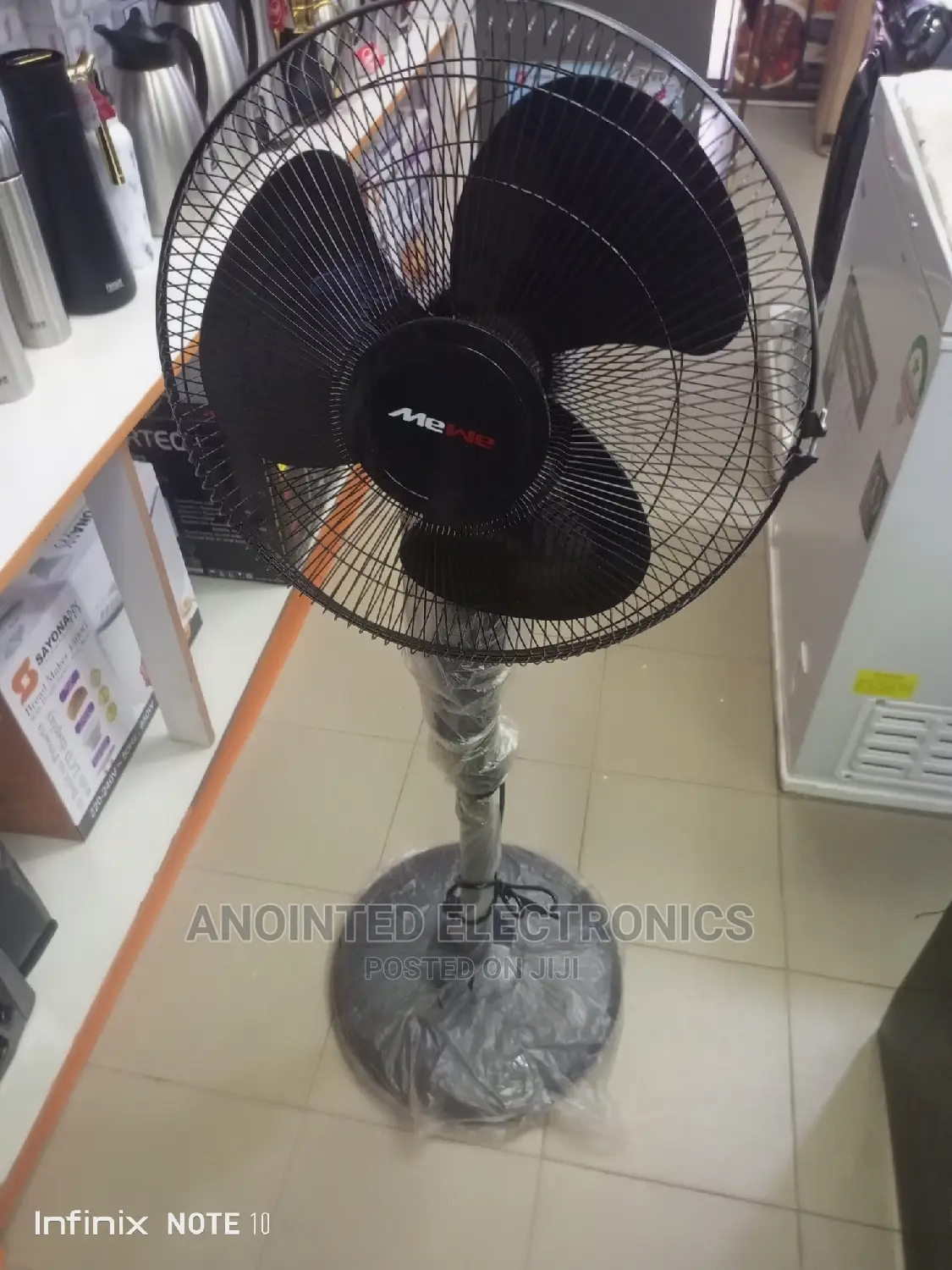 Mewe Stand Fans Black