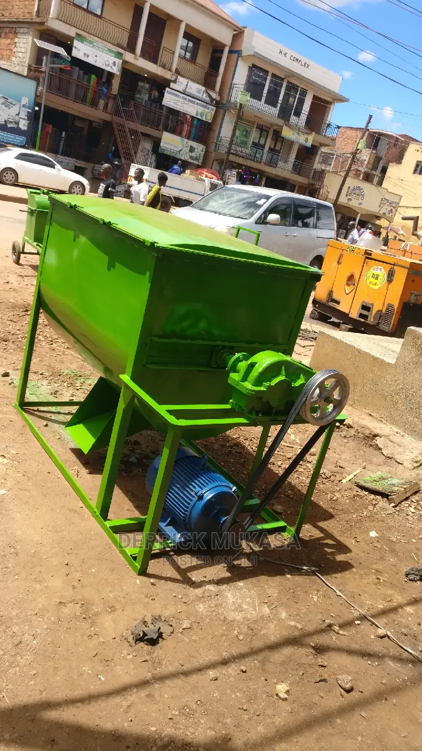 Feeds Mixer