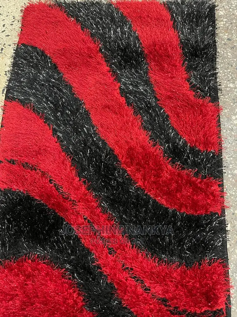 Shaggy Door Mat, Red and Black