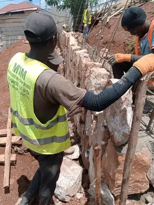 Retaining Wall Building
