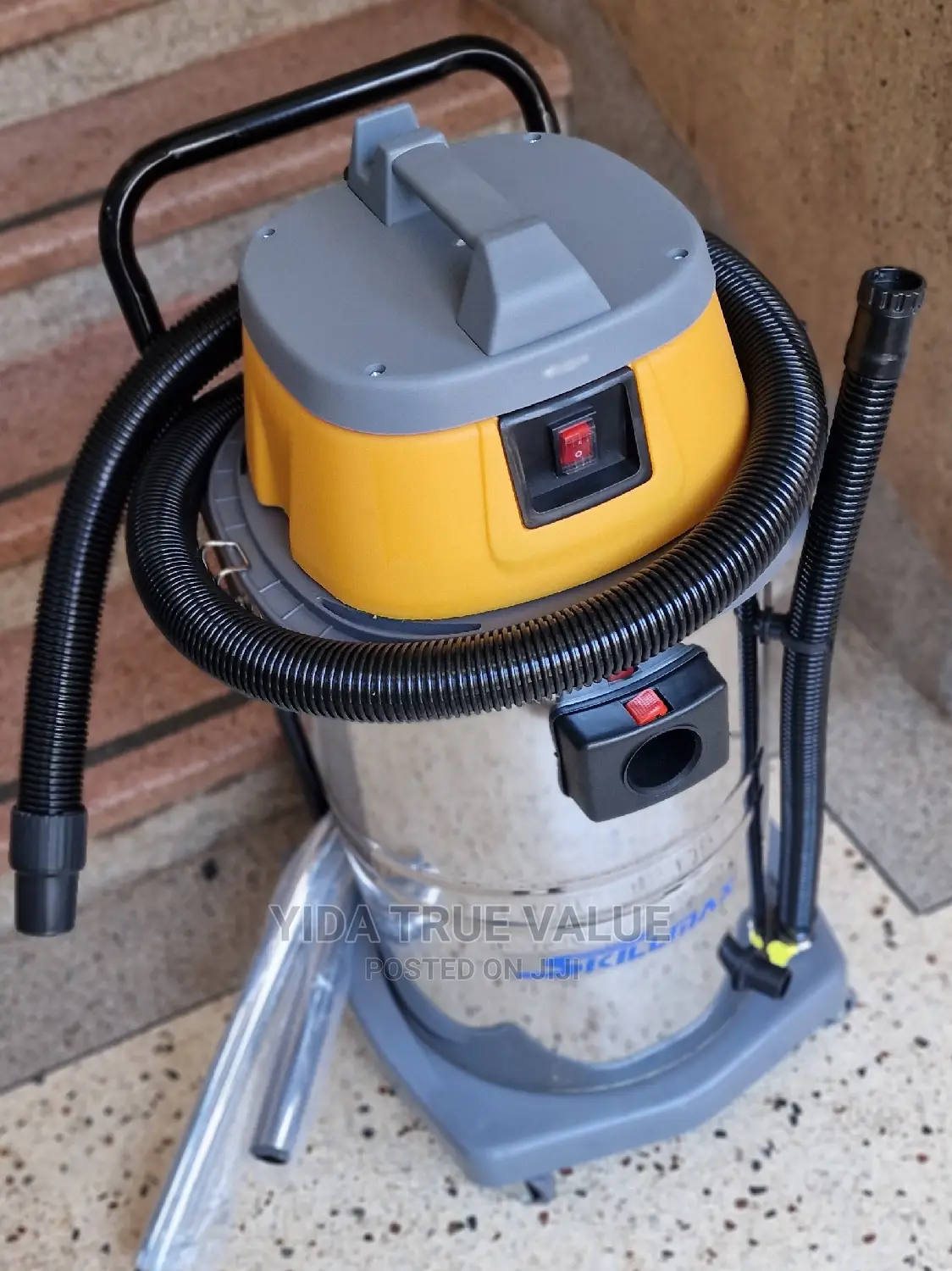 Vaccum Cleaner/ Hoover/ Dry and Wet