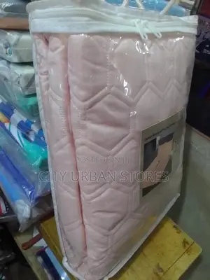 Dream Beddings Waterproof Mattress Protector