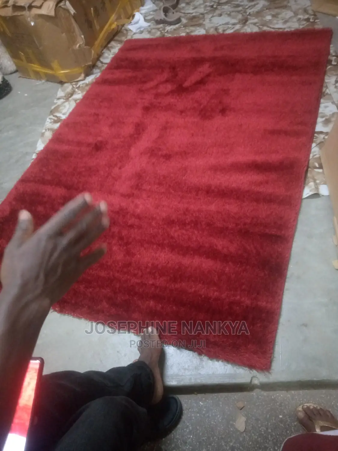 Cetre Carpet in Shaggy Material