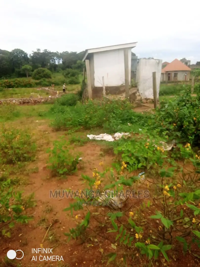 100by50ft Plot for Sale at Buwate