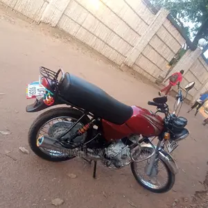 Bajaj Boxer 100 2021 Red