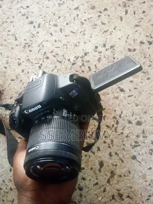 CANON EOS 700D Photo and Video Camera.