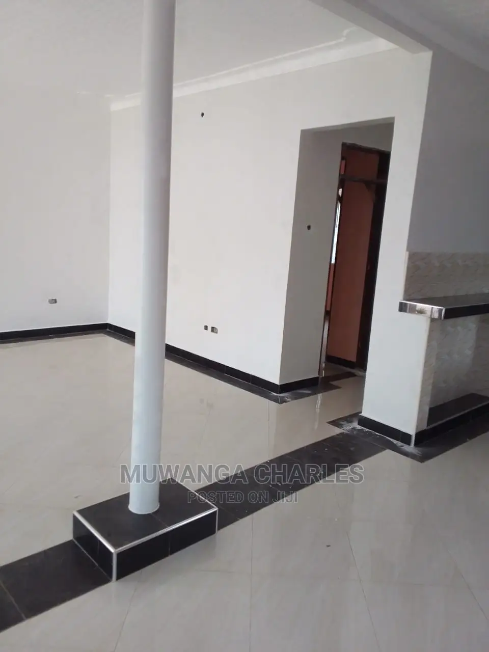 5bdrm Duplex in Fs Properties Ltd, Central Division for Sale