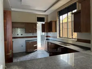 5bdrm Duplex in Fs Properties Ltd, Central Division for Sale
