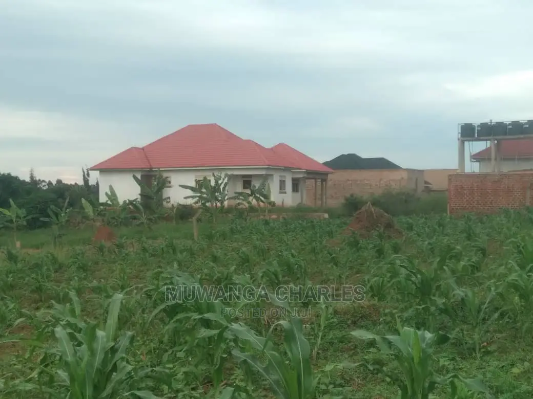 100by100ft Plot for Sale at Kyanja Kungu