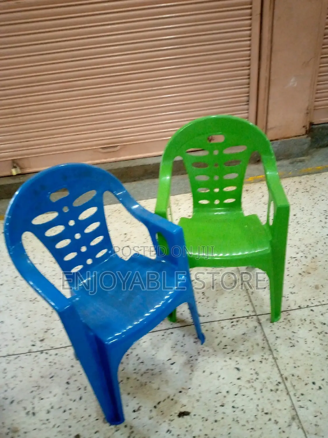 Plastic Chairs(Armrest)