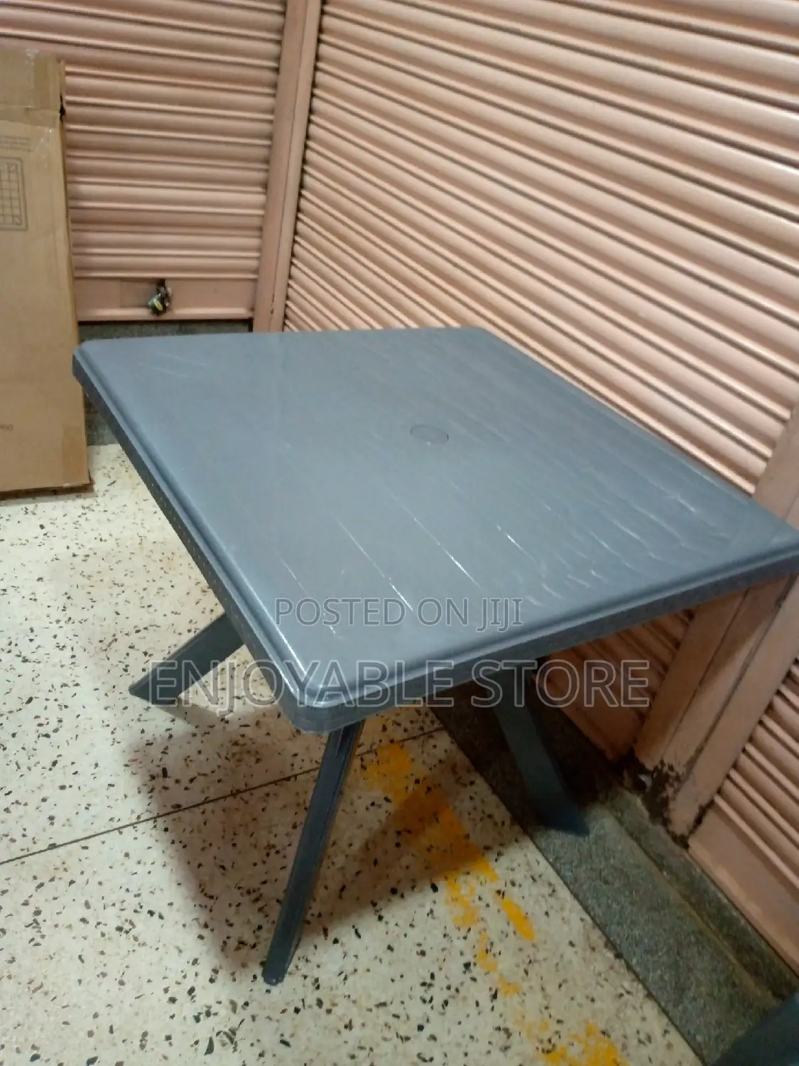 Plastic Table (Nice)