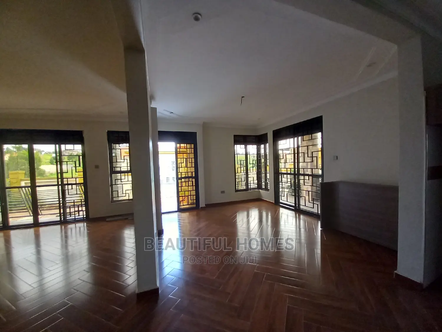 Furnished 5bdrm Duplex in Kyanja, Central Division for Sale