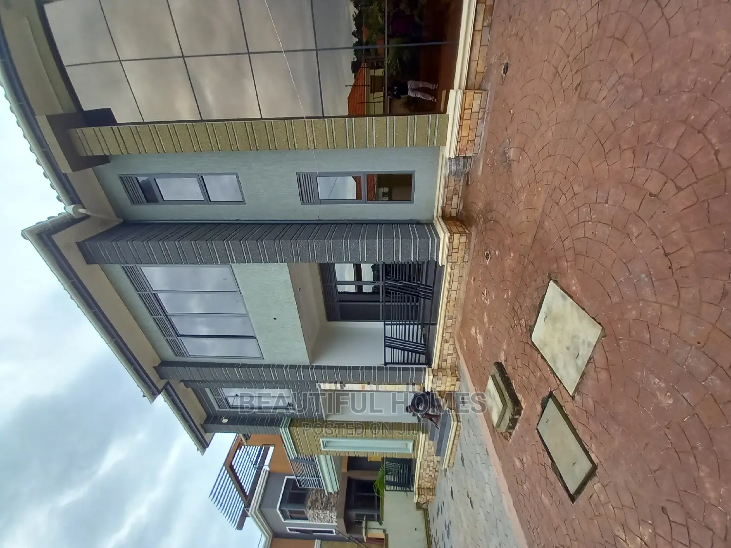 Furnished 5bdrm Duplex in Kyanja, Central Division for Sale